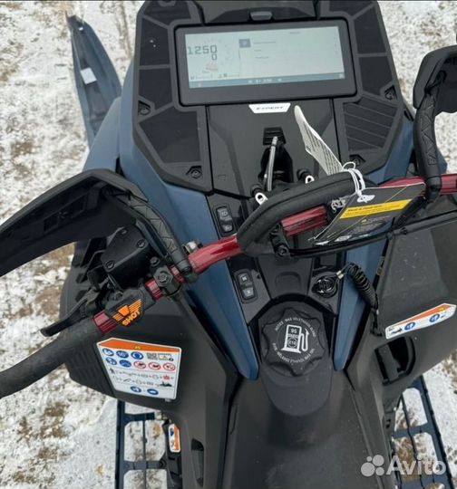 Снегоход BRP SKI-DOO Summit Expert Turbo R 154