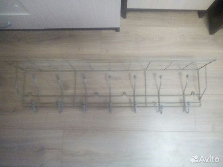 Вешалка для одежды настенная