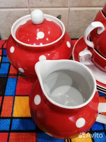 Чайный сервиз СССР красный в белый горох