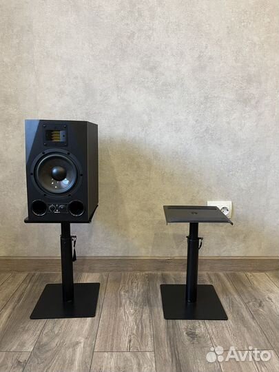 Стойки под акустику / студийные мониторы