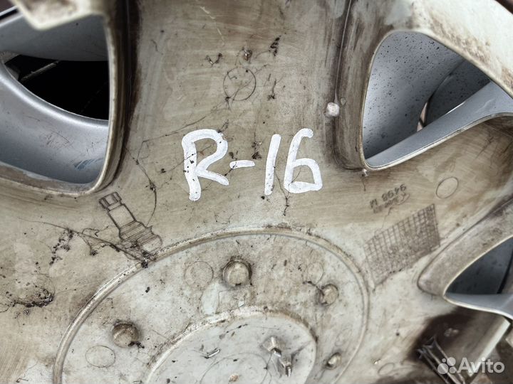 Колпак на nissan primera