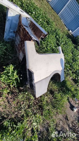 Крыло заднее правое Mazda bongo nissan vanette