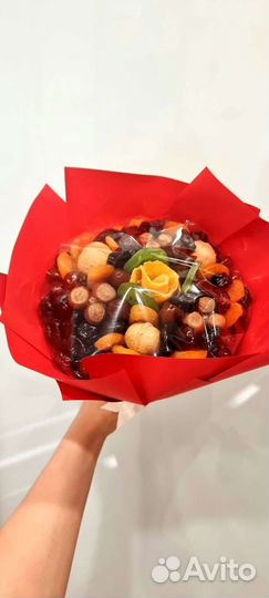 Букет из сухофруктов и орехов