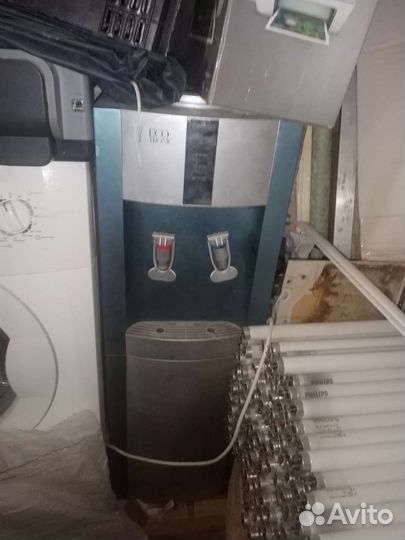 Куллер для воды напольный