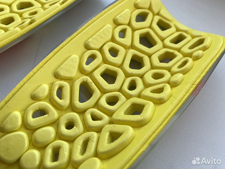 Футбольные щитки