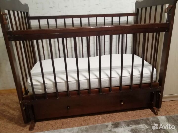 Детская кроватка