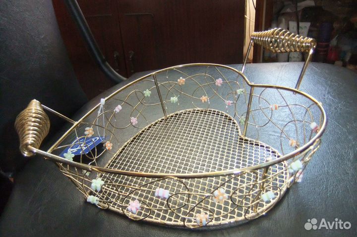 Корзинка-сердце подарочная ажурная новая