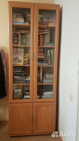 Книжный шкаф сервант