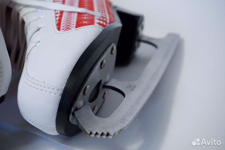 Коньки Larsen Red Flake