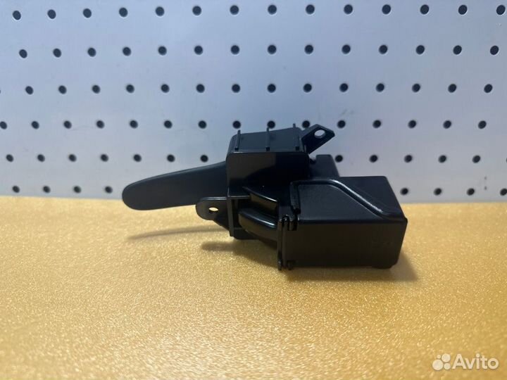 Ручка двери Mercedes Actros Axor