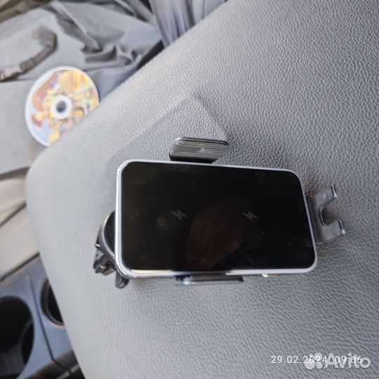 Беспроводная автомобильная зарядка