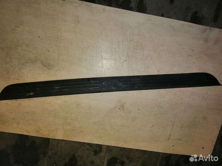 Накладка порога перед право киа Кларус