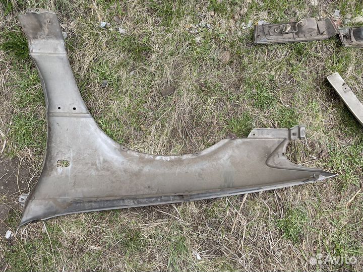 Переднее правое крыло