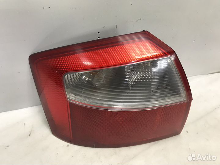 Фонарь задний левый седан Audi A4 B6 дефект