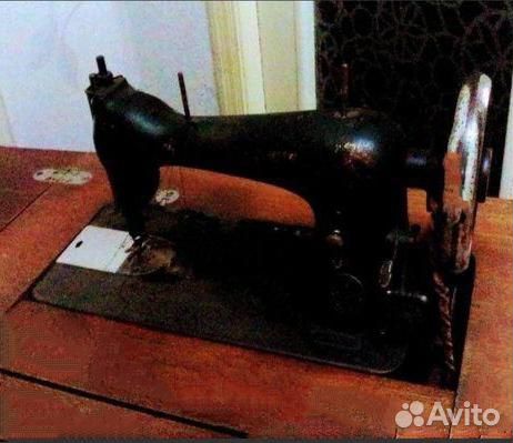 Ножная складная швейная машинка Зингер