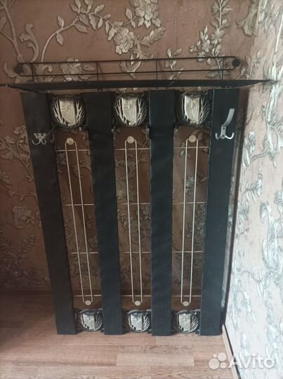 Вешалка Настенная