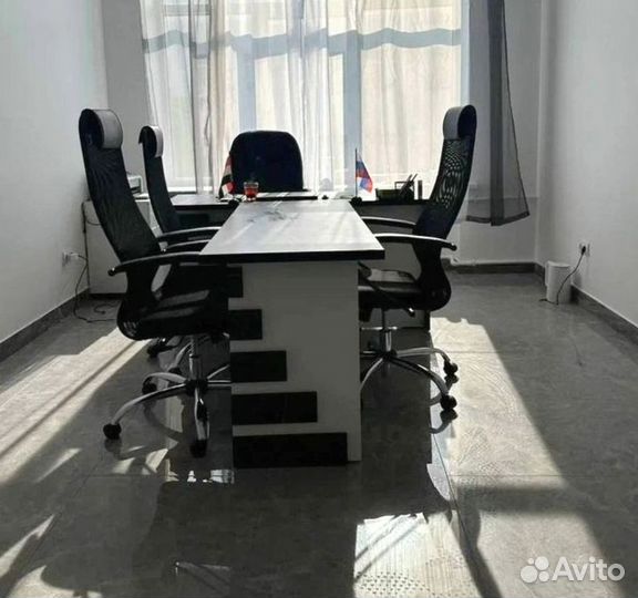 Стол руководителя + бриф приставка