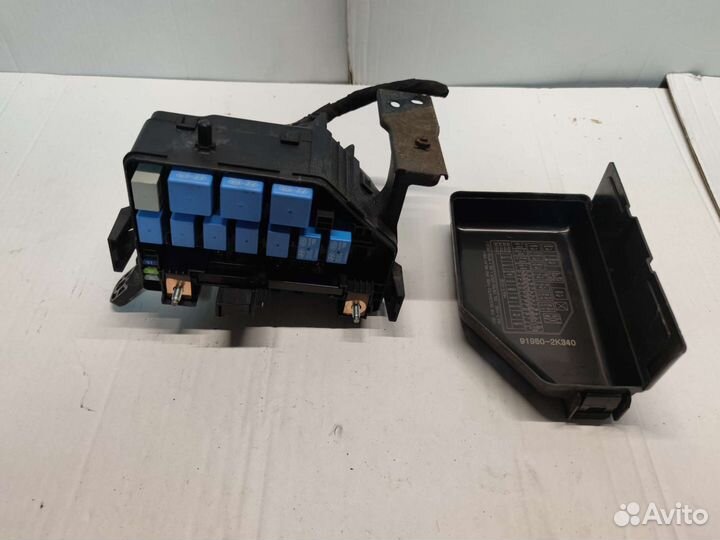 Блок предохранителей подкапотны KIA Soul 1