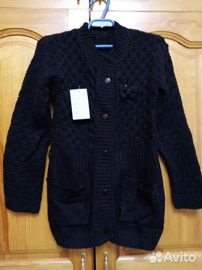 Кофта новая для девочки 7-8 лет