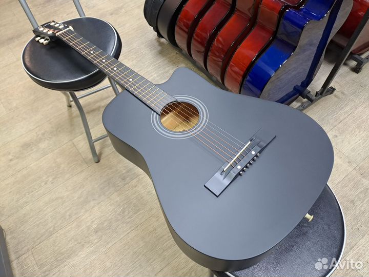 Гитара акустическая чёрная матовая