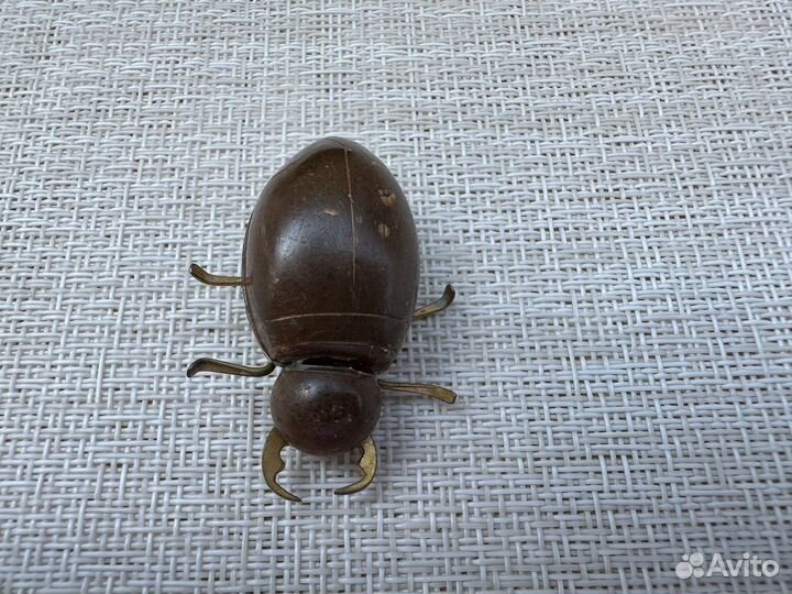 Брошь жук рогач янтарь СССР винтаж