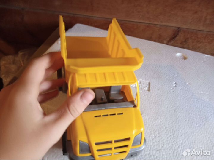 Самосвал детский