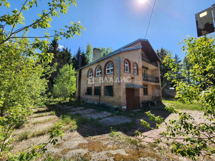 Дом 308,9 м² на участке 12,6 сот.