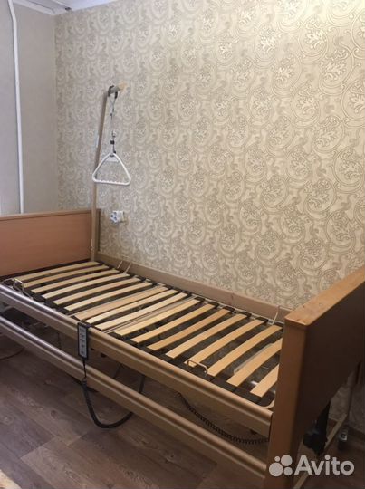 Кровать для лежачих больных с эл. приводом Armina