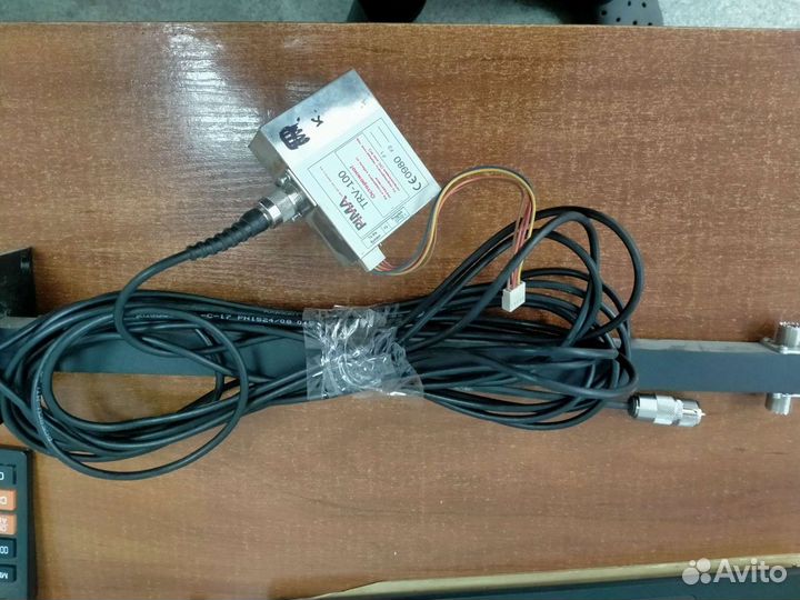 Передатчик TRV -100 с антенной