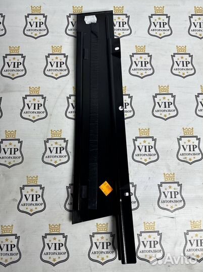 Молдинг Накладка двери задний правый Mercedes-Benz