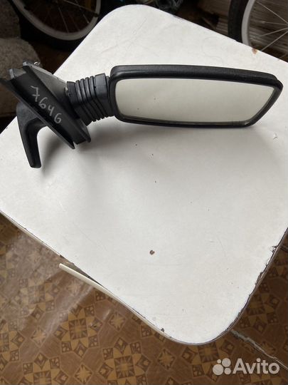 Зеркало заднего вида