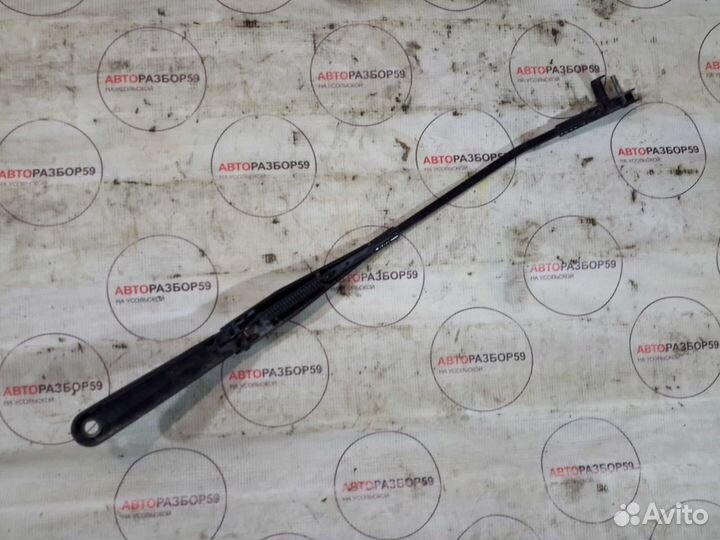 Поводок стеклоочистителя Ford Focus 2