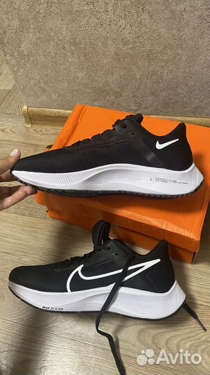 Беговые кроссовки