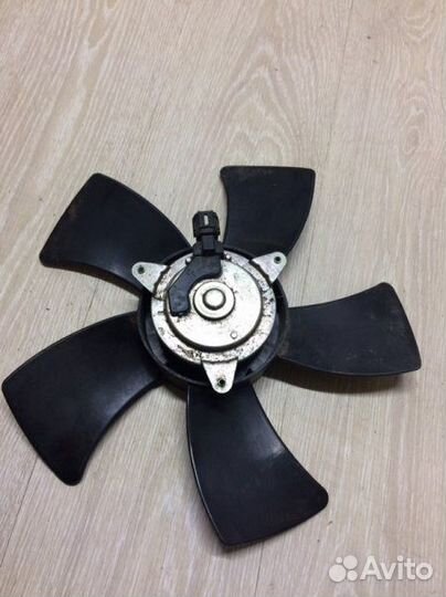 Вентилятор радиатора охлаждения двигателя диффузор