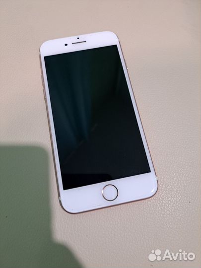 Телефон iPhone 7
