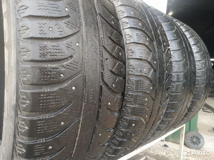 Bridgestone Ice Cruiser 7000 235/65 R17