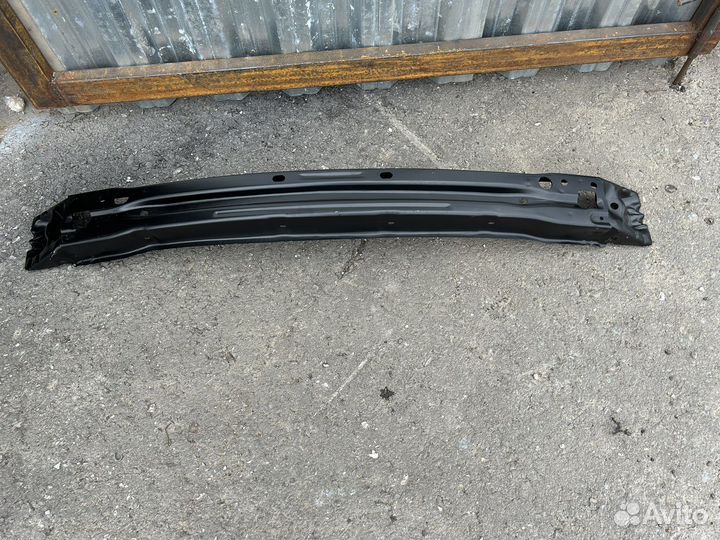 Усилитель переднего бампера toyota camry 70,75