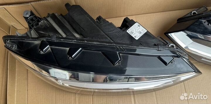 Volkswagen touran фара левая фарм правая фары