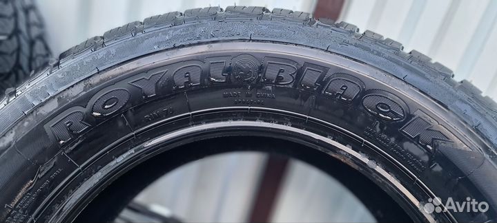 Royal Black Royal A/T 245/65 R17