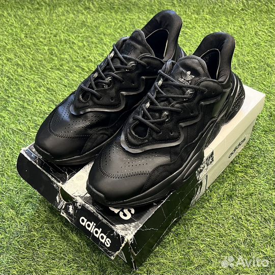 Кроссовки adidas ozweego