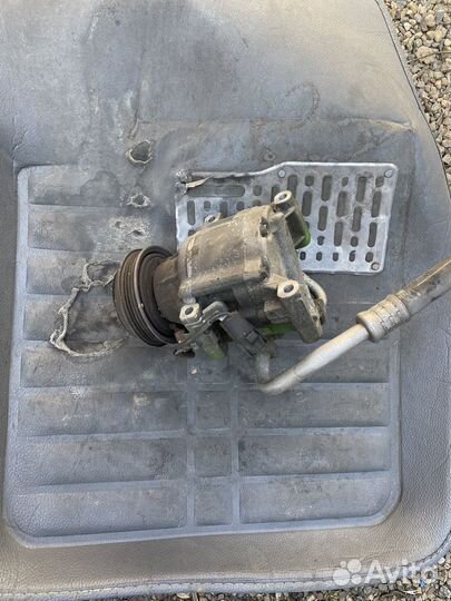 Компрессор кондиционера Toyota Funcargo