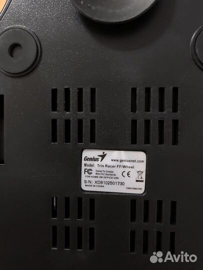 Игровой руль с педалями