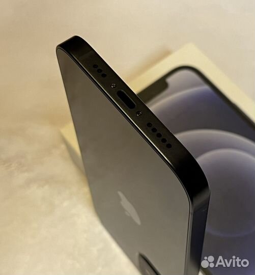 iPhone 12, 64 ГБ