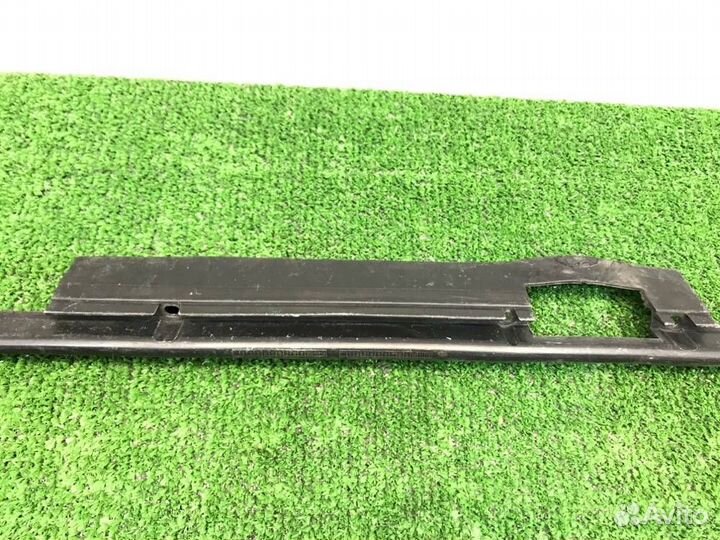 Пыльник радиатора Audi A4 B6 ASN 3.0 2004