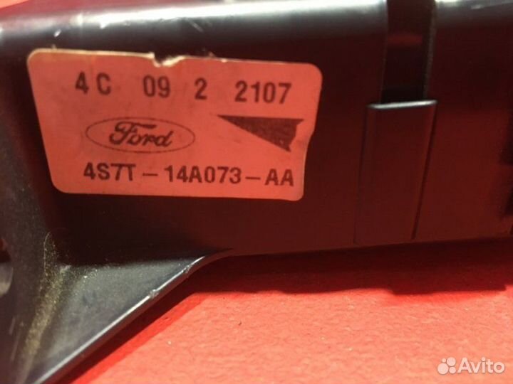 Блок предохранителей в салон Ford Mondeo 3 cgba