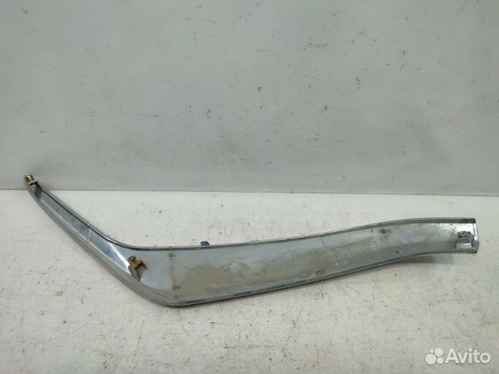 Молдинг юбки бампера передний левый Toyota Land