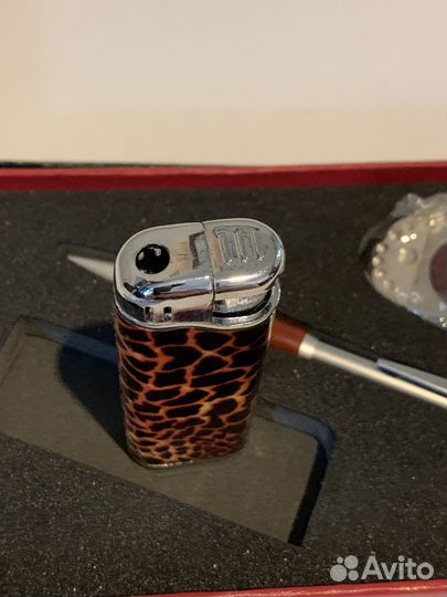 Зажигалка газовая с фонариком, новая