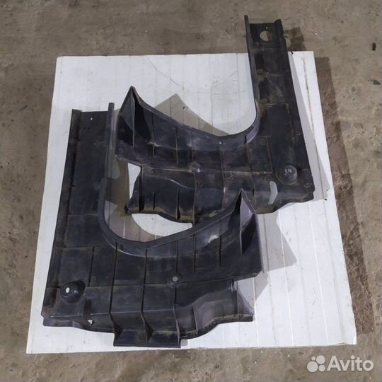 Обшивка багажника задняя Nissan Primera P 12 1