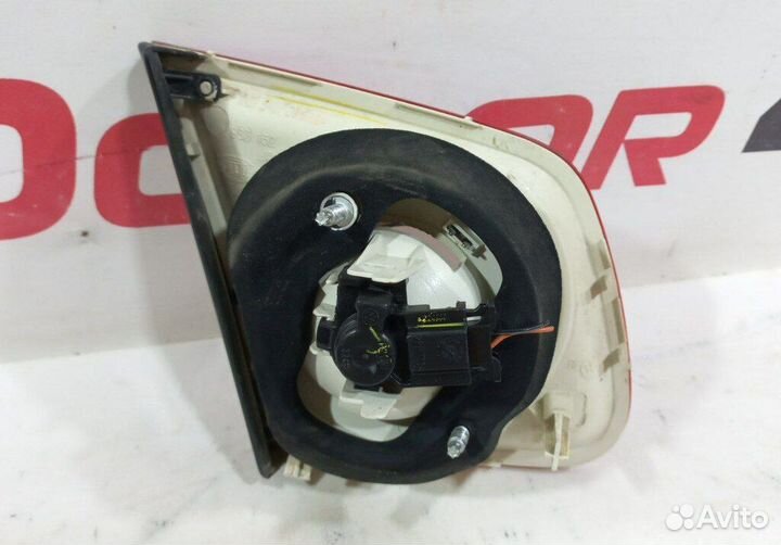 Фонарь задний внутренний правый б/у для Volkswagen