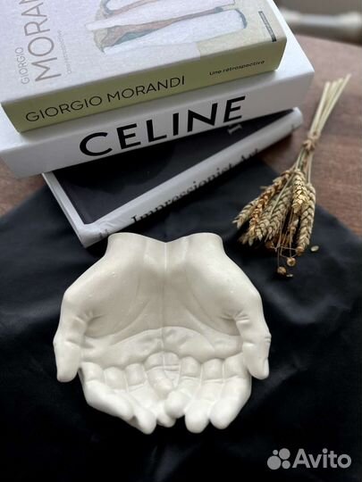 Ключница, чаша для конфет, руки Давида